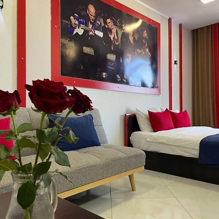 Rock Hotel First Line Batoumi Extérieur photo
